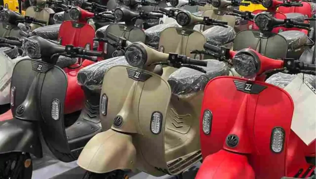 motos electricas quazzar expuestas en la fabrica de madrid