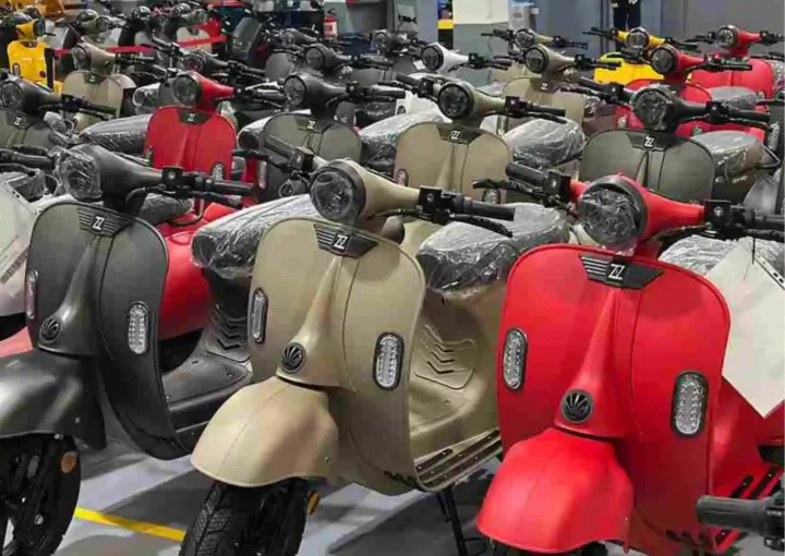 motos electricas quazzar expuestas en la fabrica de madrid