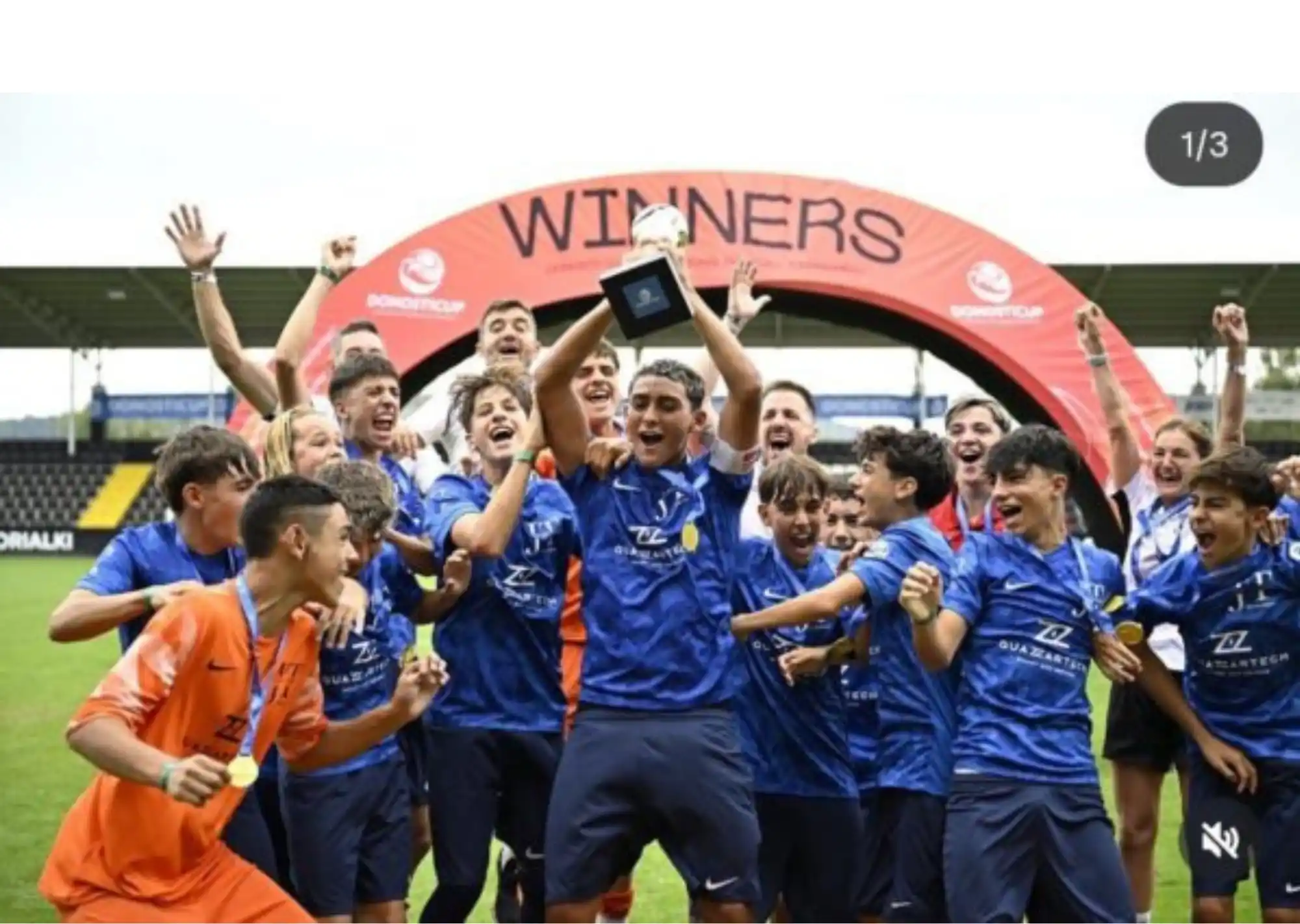 el equipo patrocinado por Quazzartech levanta el trofeo sub14 de la donosti cup